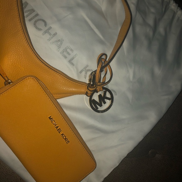 Authentic MK Yellow Hobo Bag and Matching Wallet - Picture 3 of 3